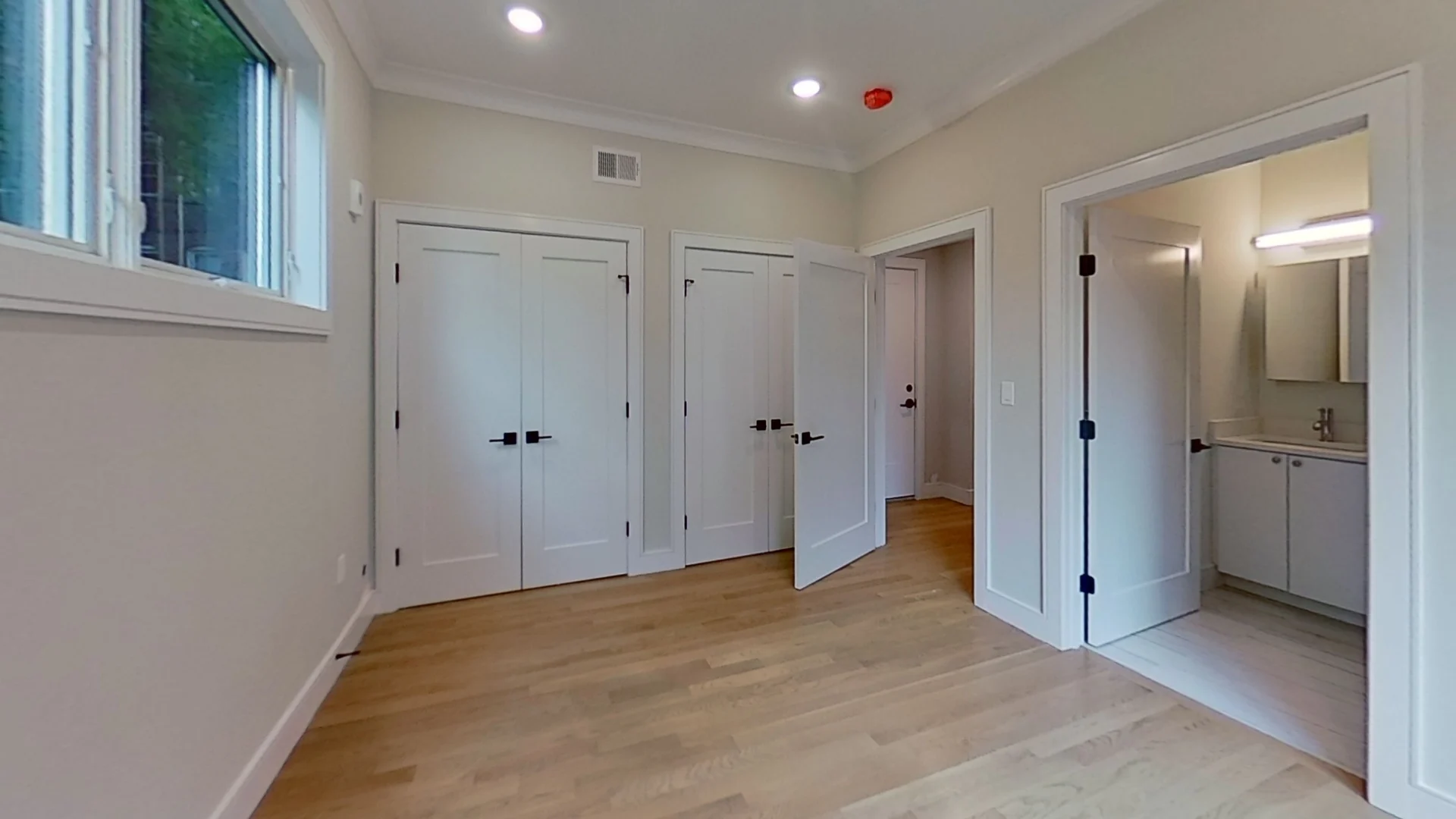 2 bed, 2 bath apartment for rent at 104 Warren St Unit 1, Brighton — photo 4 of 8