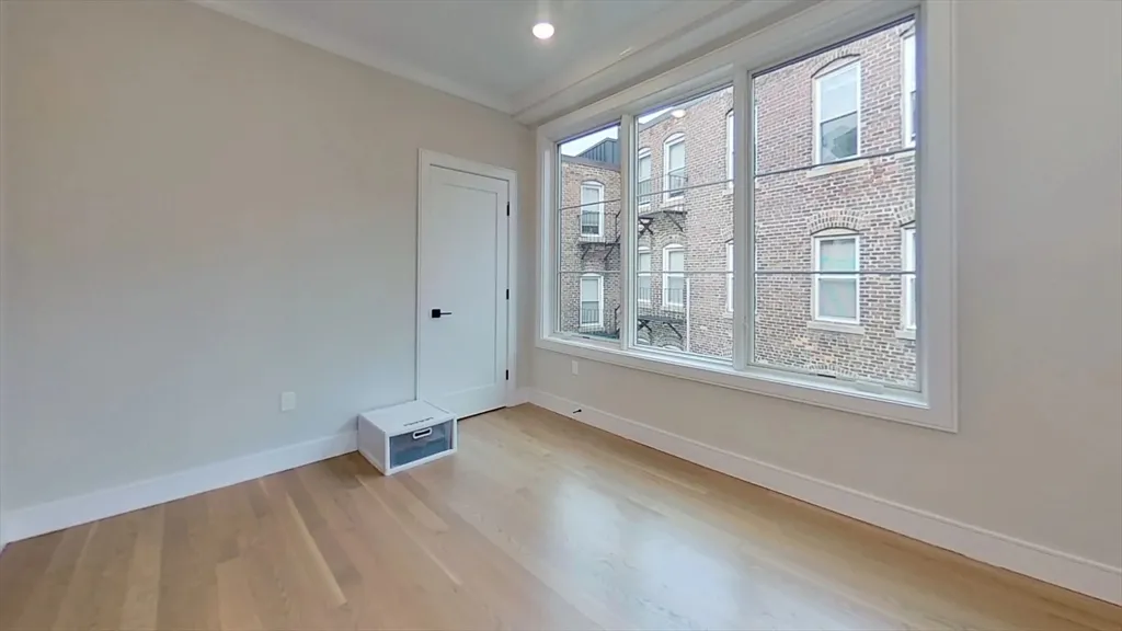 2 bed, 2 bath apartment for rent at 104 Warren St Unit 6, Brighton — photo 3 of 7