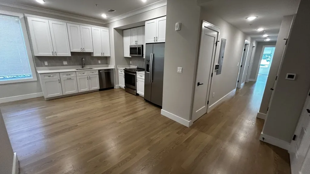 2 bed, 2 bath apartment for rent at 104 Warren St Unit 6, Brighton — photo 2 of 7