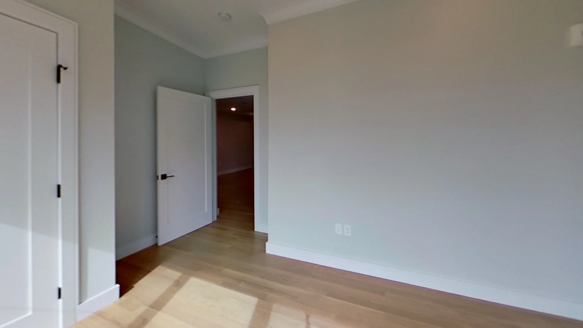 5 bed, 3 bath apartment for rent at 104 Warren St Unit 7, Brighton — photo 4 of 12