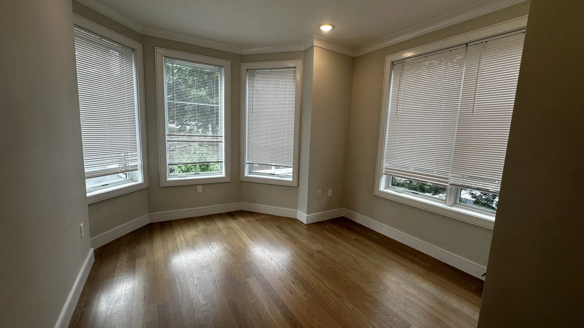 5 bed, 3 bath apartment for rent at 104 Warren St Unit 7F, Brighton — photo 12 of 19