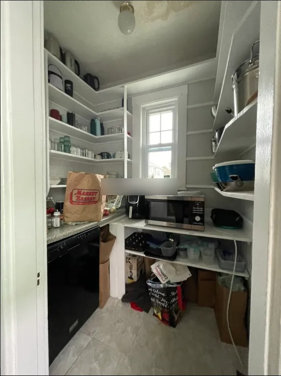 4 bed, 1 bath apartment for rent at 104 Adams St Unit 2, West Somerville — photo 3 of 8