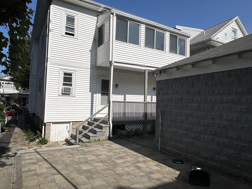 3 bed, 1 bath apartment for rent at 104 West Quincy St Unit 1, West Somerville — photo 9 of 12