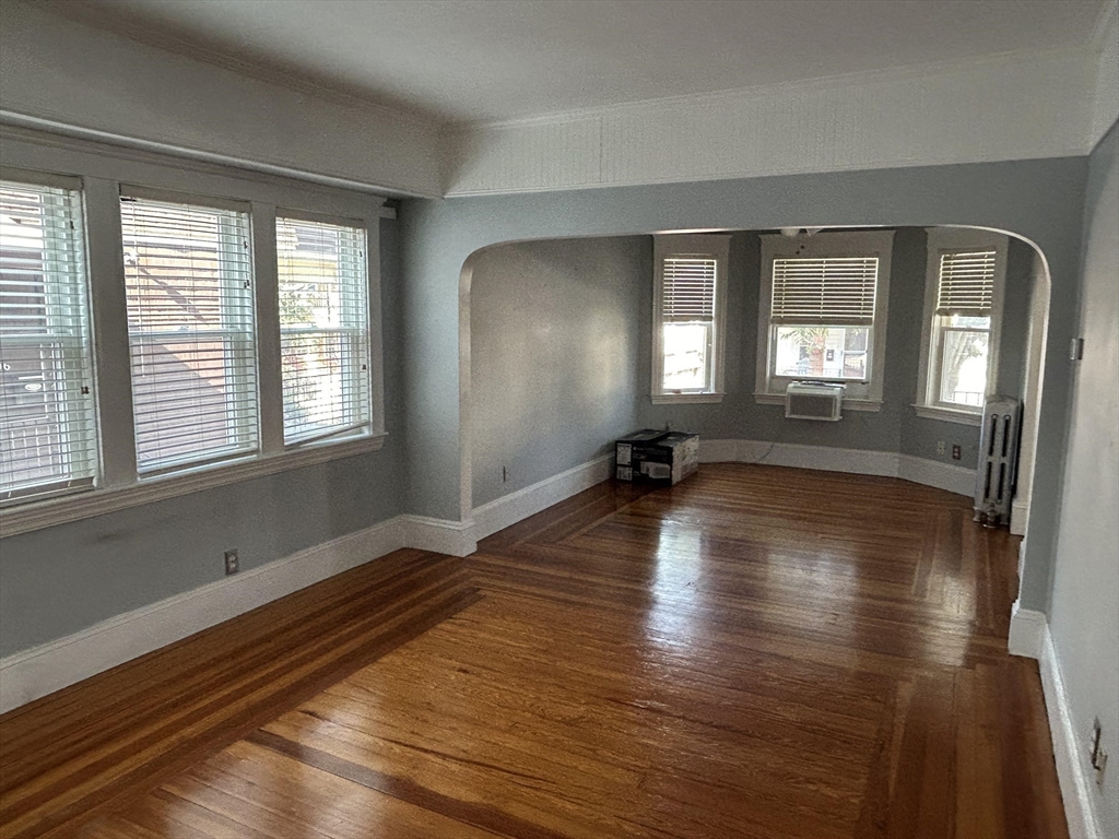3 bed, 1 bath apartment for rent at 104 West Quincy St Unit 1, West Somerville — photo 3 of 12