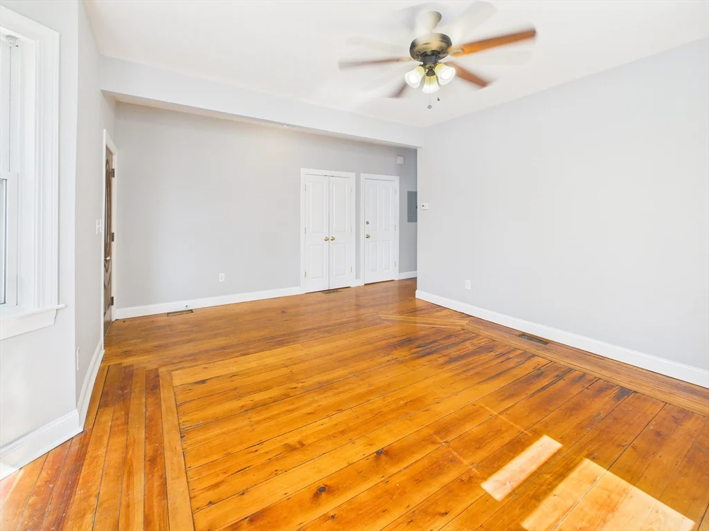 1 bed, 1 bath apartment for rent at 1040 Hyde Park Ave Unit 1, Hyde Park — photo 4 of 8