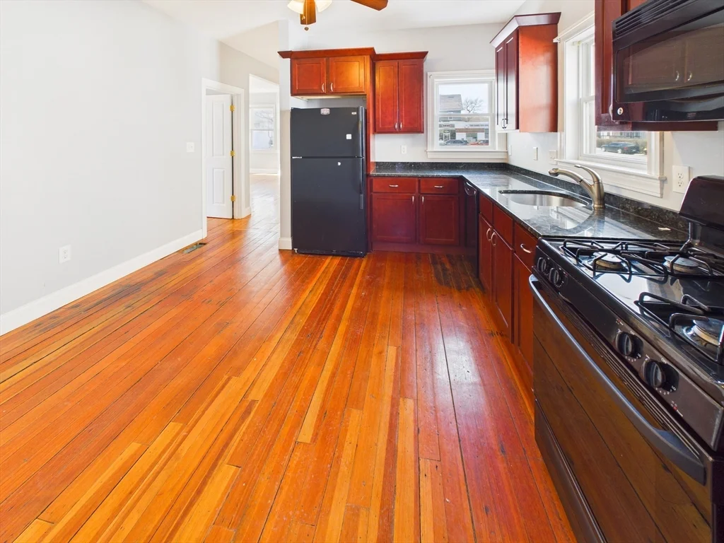 1 bed, 1 bath apartment for rent at 1040 Hyde Park Ave Unit 1, Hyde Park — photo 6 of 8