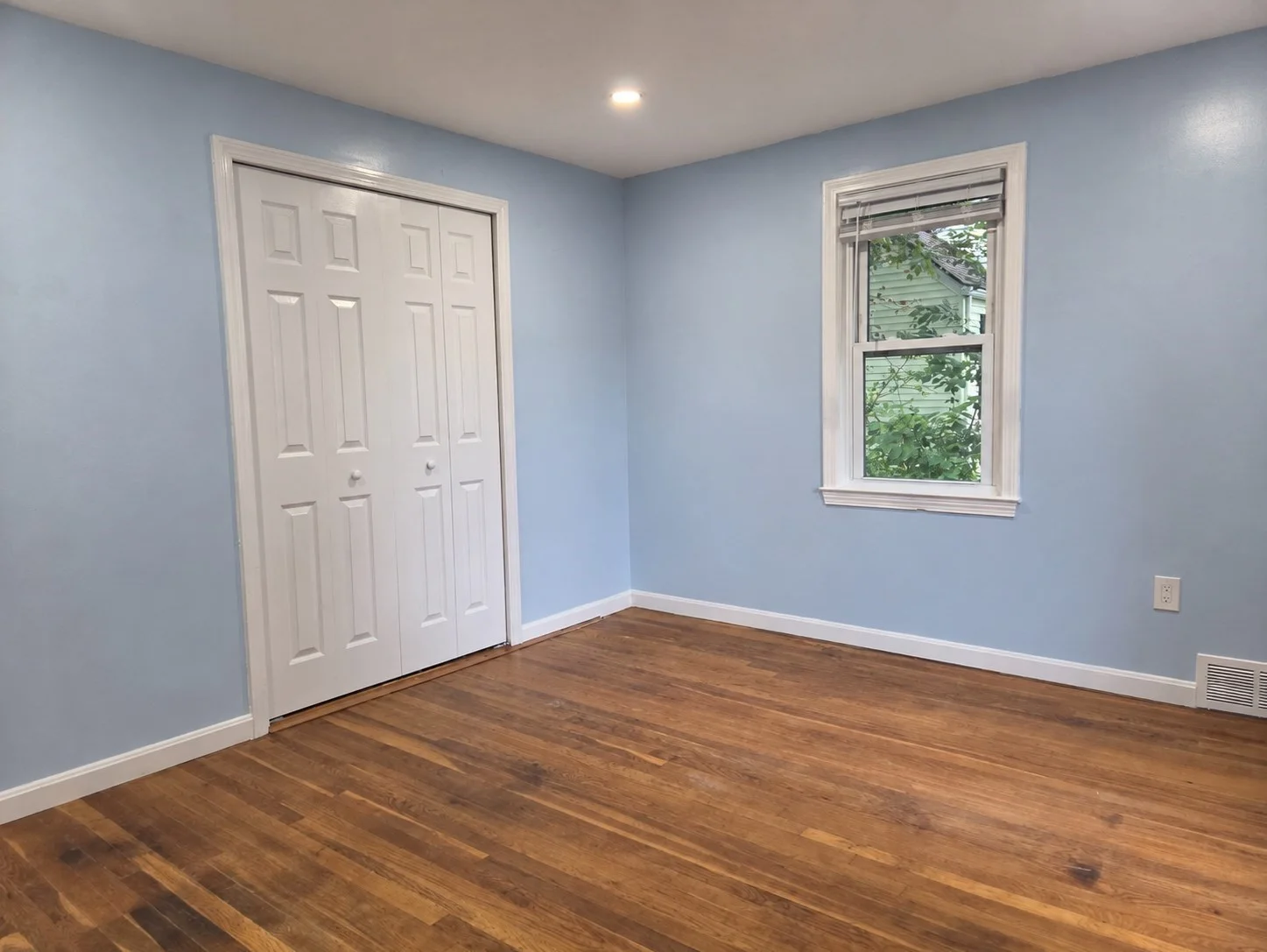 4 bed, 1 bath apartment for rent at 1042 W Boylston St, Worcester — photo 14 of 26
