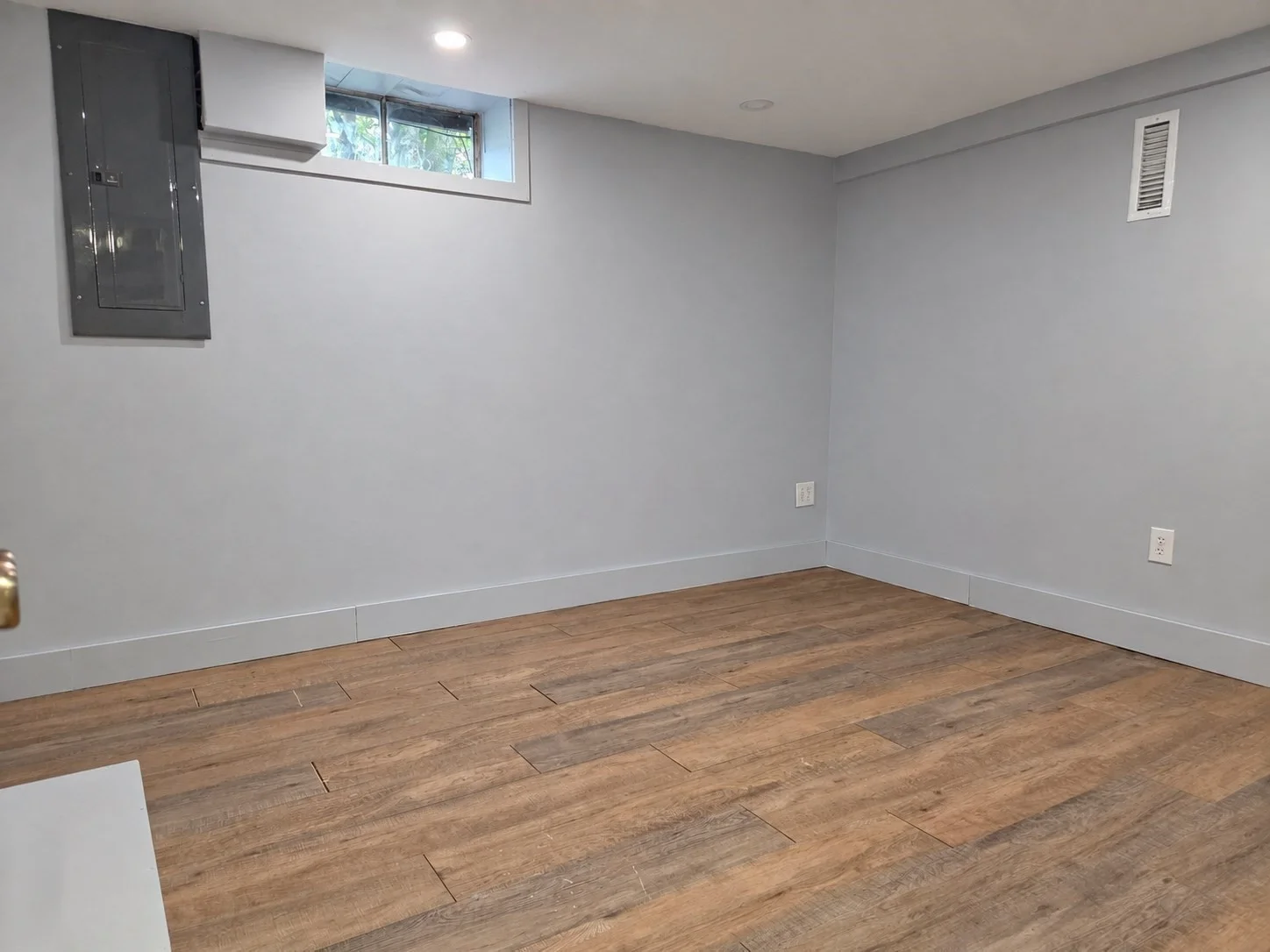 4 bed, 1 bath apartment for rent at 1042 W Boylston St, Worcester — photo 21 of 26