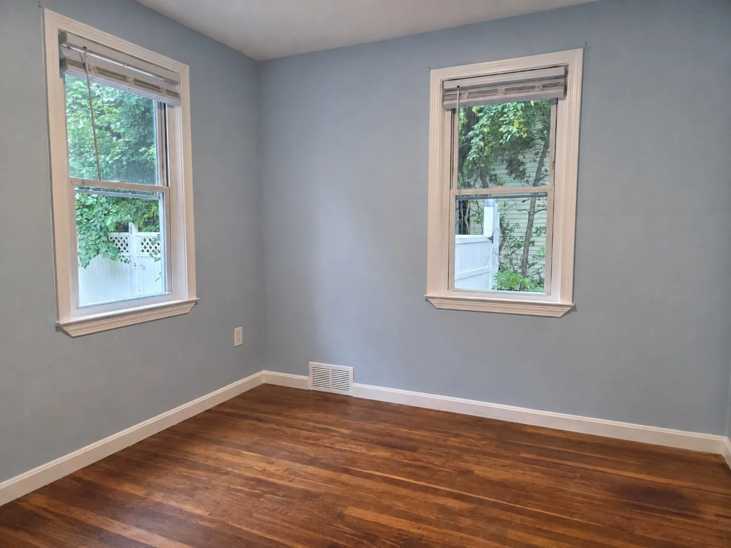 4 bed, 1 bath apartment for rent at 1042 W Boylston St, Worcester — photo 15 of 26