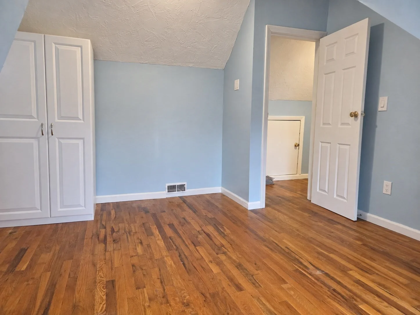 4 bed, 1 bath apartment for rent at 1042 W Boylston St, Worcester — photo 19 of 26