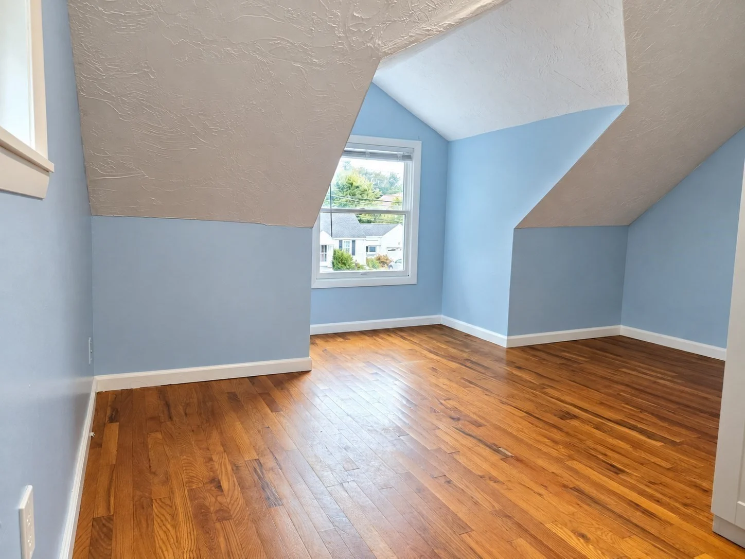4 bed, 1 bath apartment for rent at 1042 W Boylston St, Worcester — photo 20 of 26
