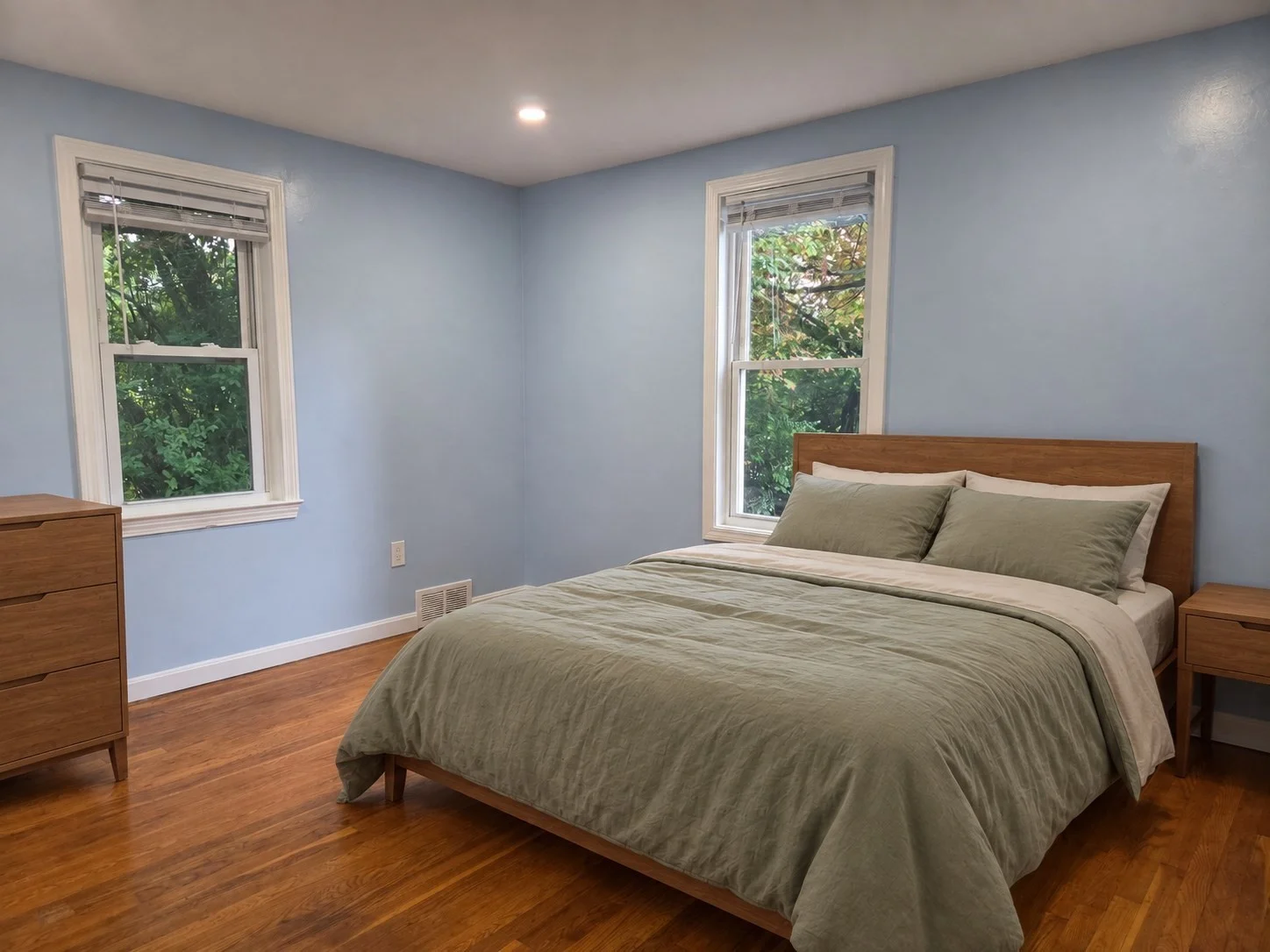 4 bed, 1 bath apartment for rent at 1042 W Boylston St, Worcester — photo 11 of 26