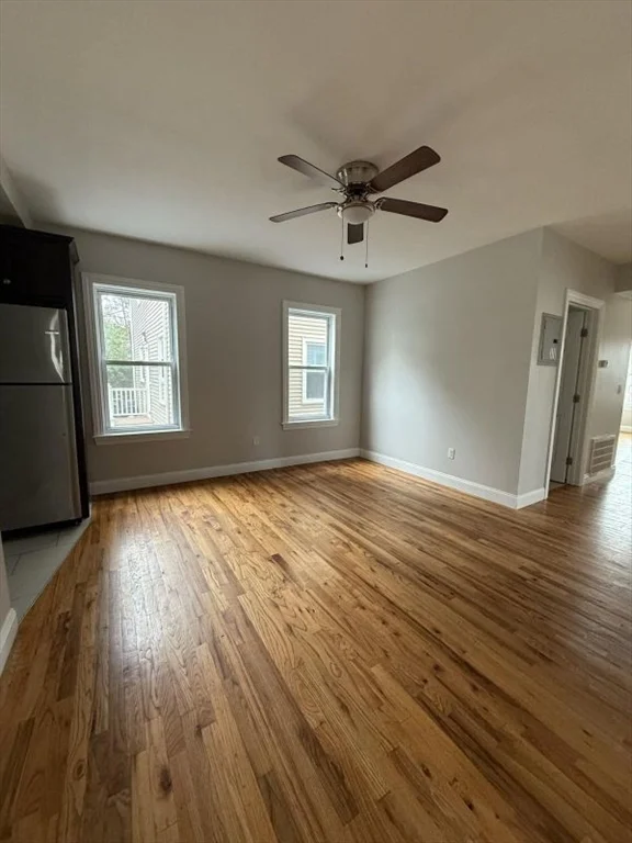 3 bed, 1 bath apartment for rent at 1043 North Main Unit 1, Fall River — photo 3 of 7