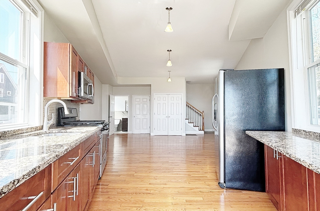 2 bed, 1.5 bath apartment for rent at 1043 Winthrop Ave Unit 1, Revere — photo 4 of 21