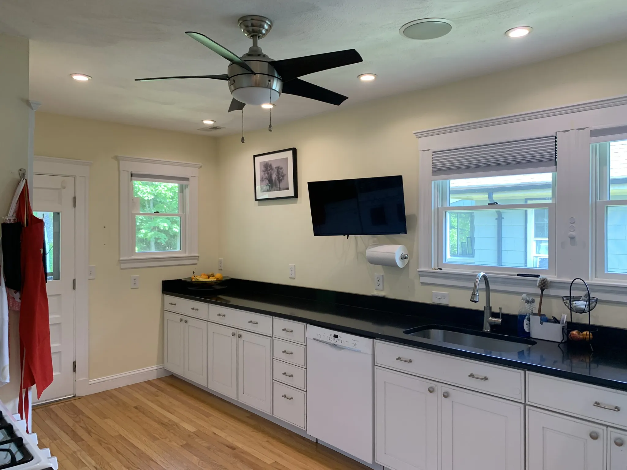 4 bed, 2 bath apartment for rent at 1045 Adams St Unit 2, Dorchester — photo 3 of 43