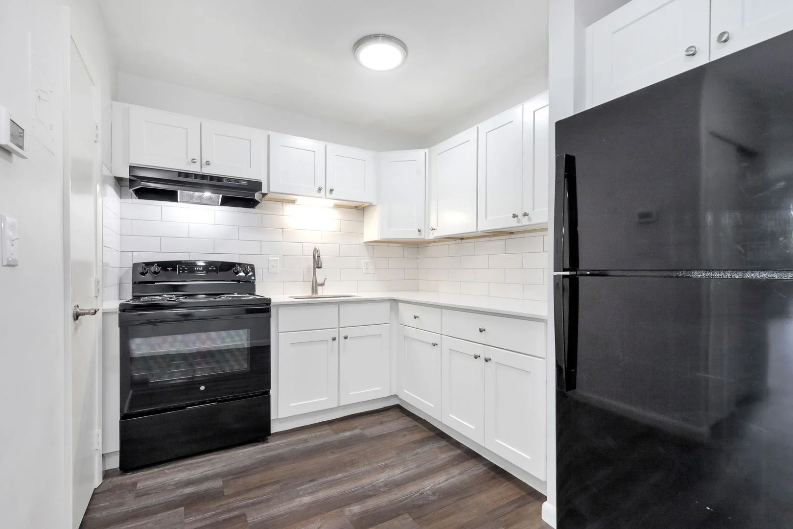 2 bed, 1 bath apartment for rent at 1045 River St Unit 28, Hyde Park — photo 4 of 19