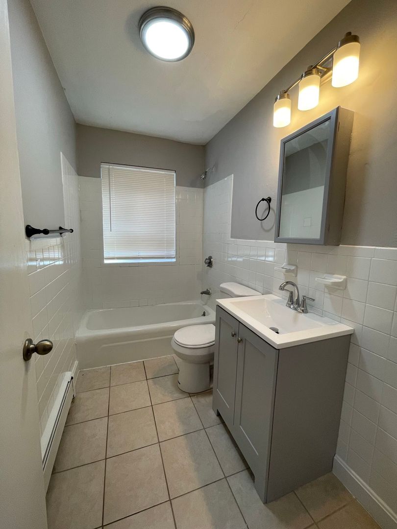2 bed, 1 bath apartment for rent at 1045 River St Unit 29, Hyde Park — photo 8 of 17