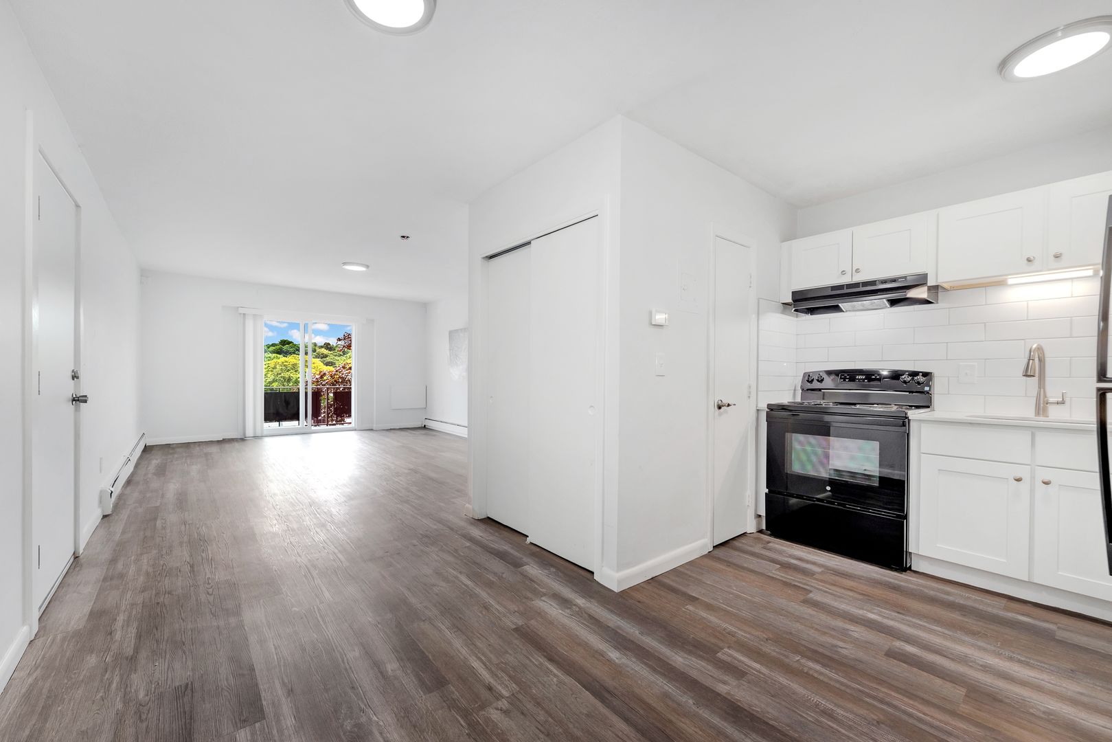 2 bed, 1 bath apartment for rent at 1045 River St Unit 31, Hyde Park — photo 3 of 19