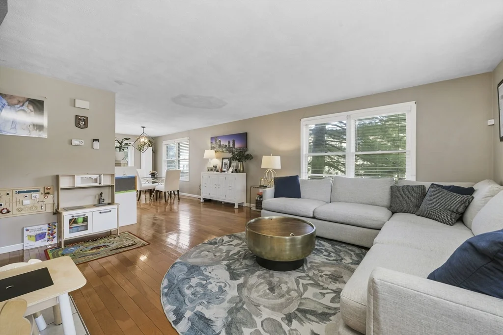 2 bed, 1 bath apartment for rent at 1045 Washington St Unit 1, Newton — photo 10 of 21