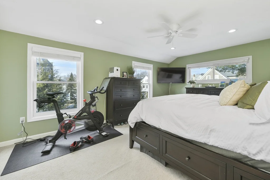 2 bed, 1 bath apartment for rent at 1045 Washington St Unit 1, Newton — photo 11 of 21