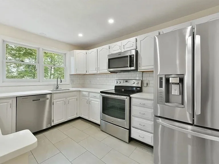 2 bed, 1 bath apartment for rent at 1045 Washington St Unit 2, West Newton — photo 8 of 25