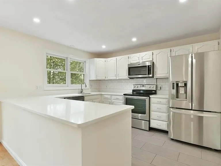 2 bed, 1 bath apartment for rent at 1045 Washington St Unit 2, West Newton — photo 6 of 25