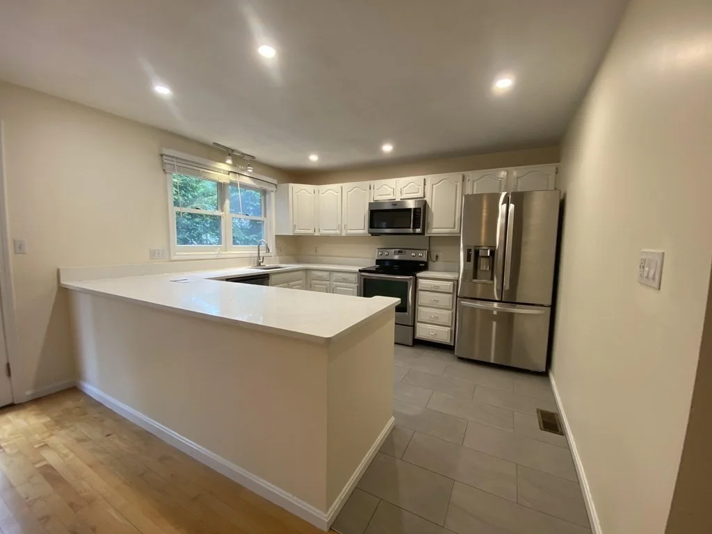 2 bed, 1 bath apartment for rent at 1047 Washington St Unit 2, Newtonville — photo 5 of 21