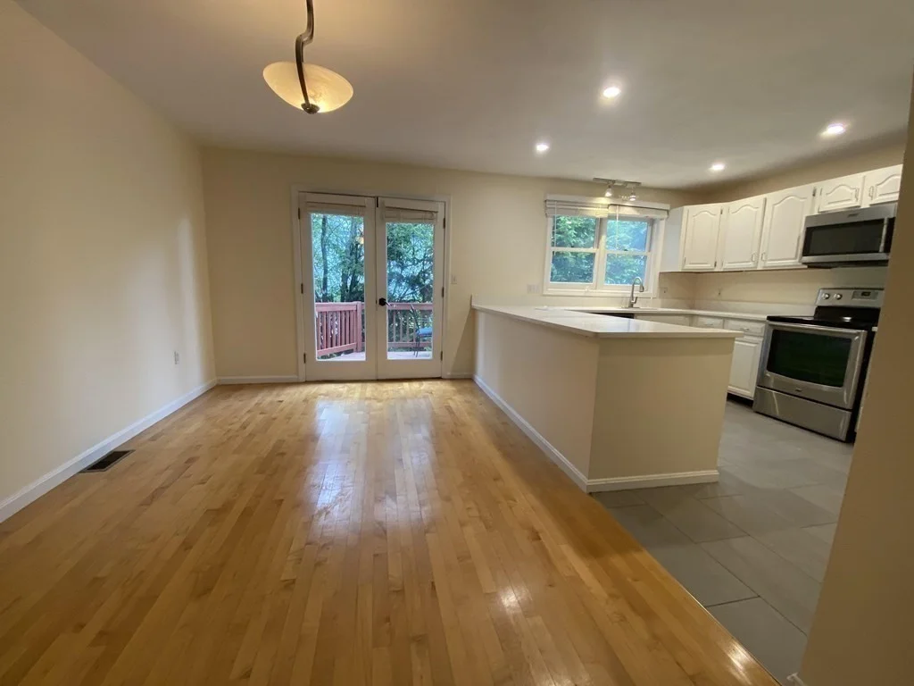 2 bed, 1 bath apartment for rent at 1047 Washington St Unit 2, Newtonville — photo 2 of 21