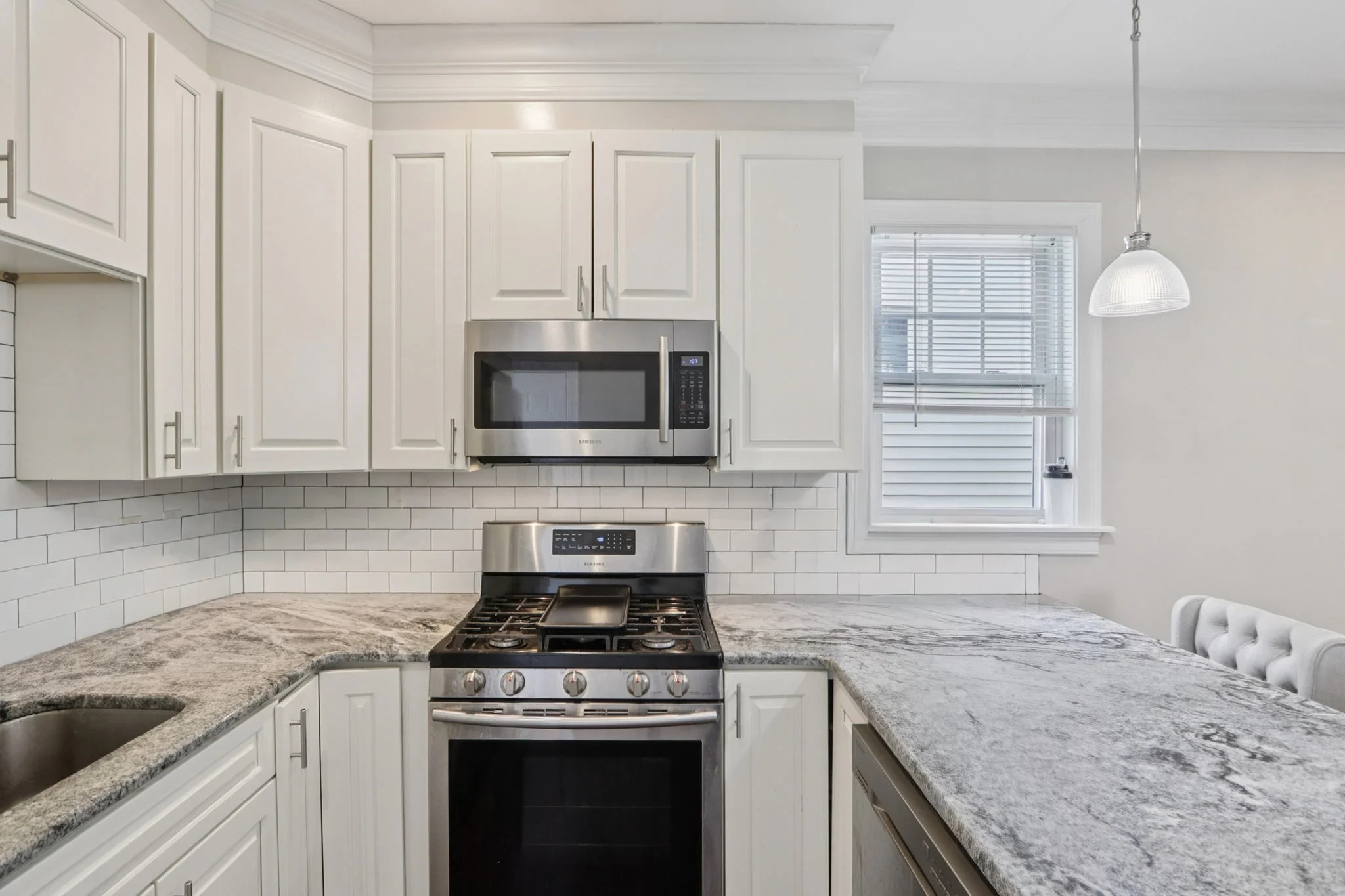 3 bed, 2 bath apartment for rent at 1048 Saratoga St Unit 3, East Boston — photo 4 of 20