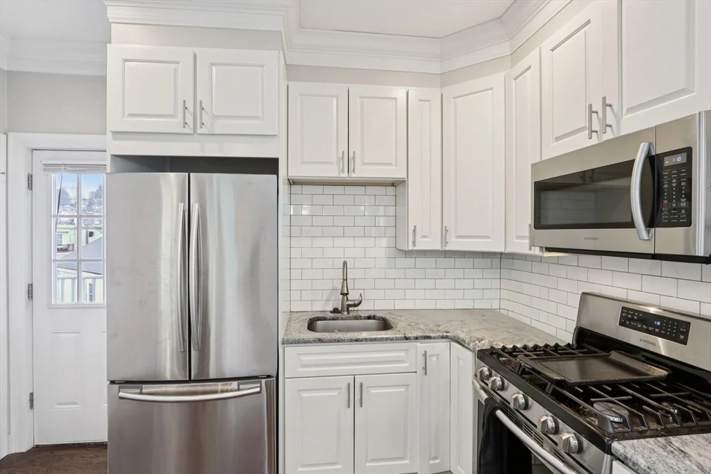 3 bed, 2 bath apartment for rent at 1048 Saratoga St Unit 3, East Boston — photo 5 of 20