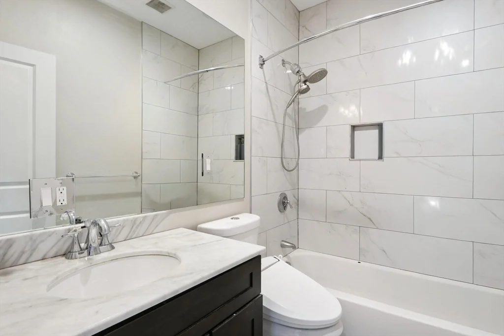 3 bed, 2 bath apartment for rent at 1048 Saratoga St Unit 3, East Boston — photo 15 of 20