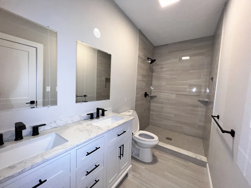 3 bed, 2 bath apartment for rent at 1049 Main St Unit 2, Brockton — photo 9 of 13