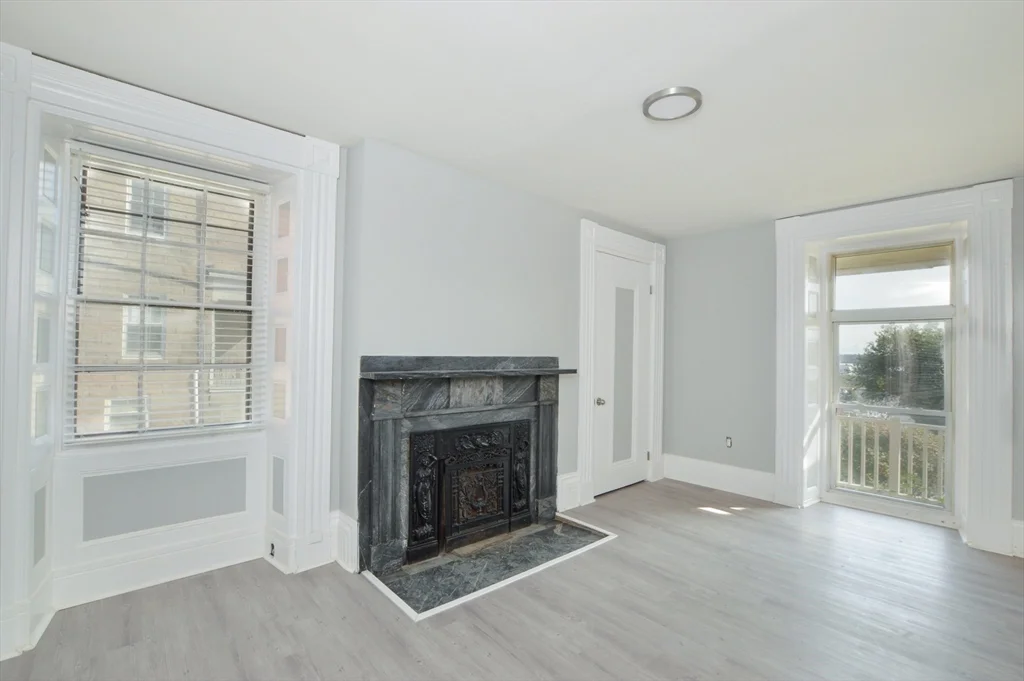 2 bed, 1 bath apartment for rent at 1049 Pleasant St Unit 2, Center — photo 7 of 11