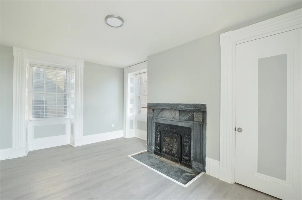 2 bed, 1 bath apartment for rent at 1049 Pleasant St Unit 2, Center — photo 8 of 11