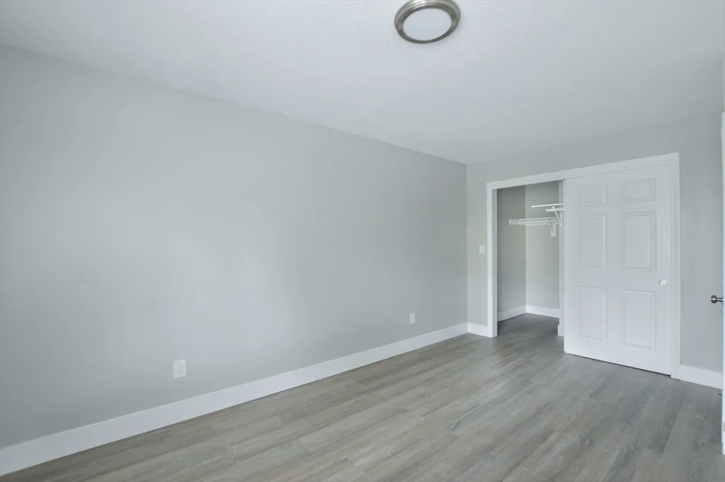 2 bed, 1 bath apartment for rent at 1049 Pleasant St Unit 3, New Bedford — photo 9 of 10