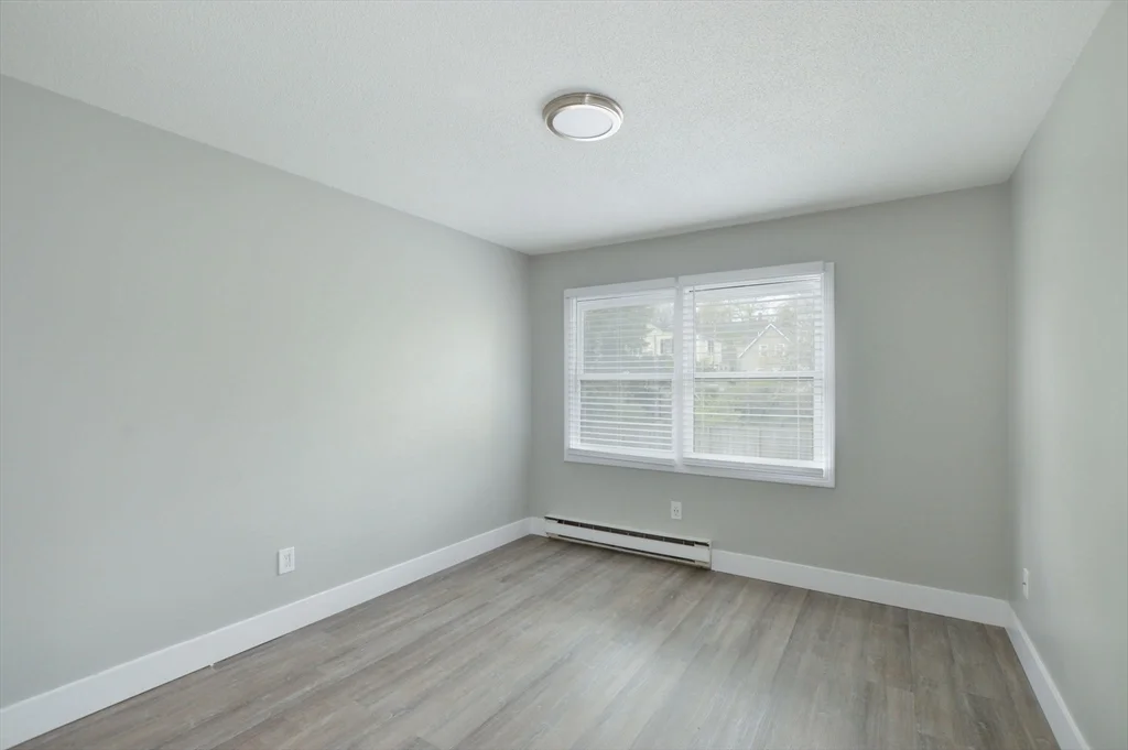 2 bed, 1 bath apartment for rent at 1049 Pleasant St Unit 3, New Bedford — photo 7 of 10