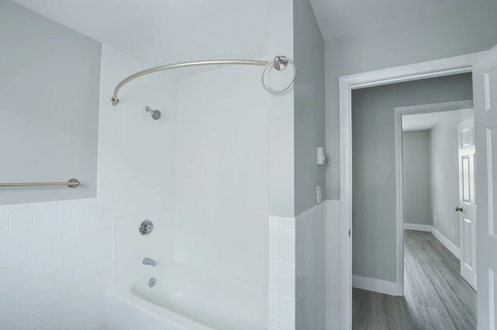 2 bed, 1 bath apartment for rent at 1049 Pleasant St Unit 7, New Bedford — photo 10 of 15