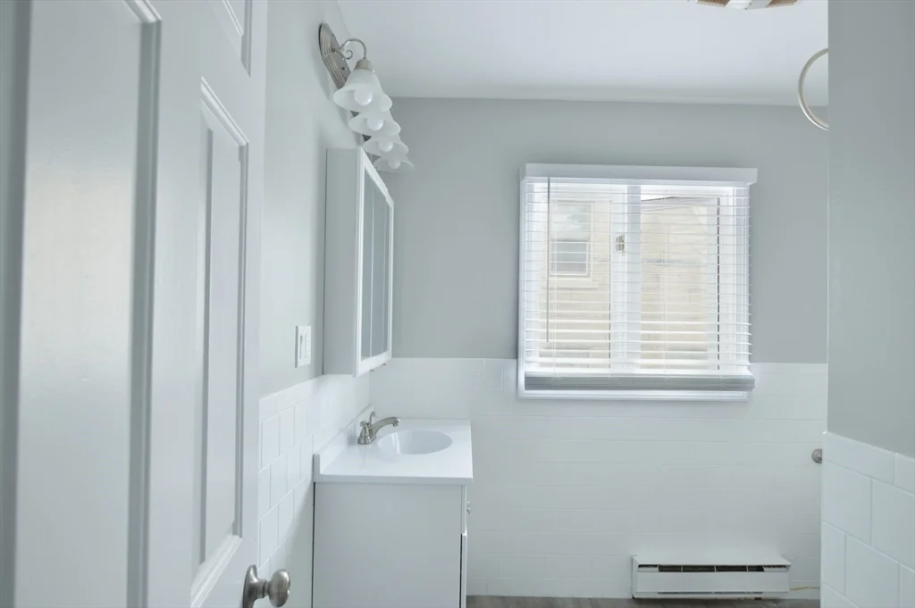 2 bed, 1 bath apartment for rent at 1049 Pleasant St Unit 7, New Bedford — photo 9 of 15