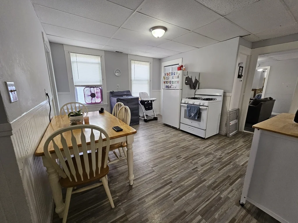 3 bed, 1 bath apartment for rent at 105 Arthur St Unit 1, Worcester — photo 5 of 15