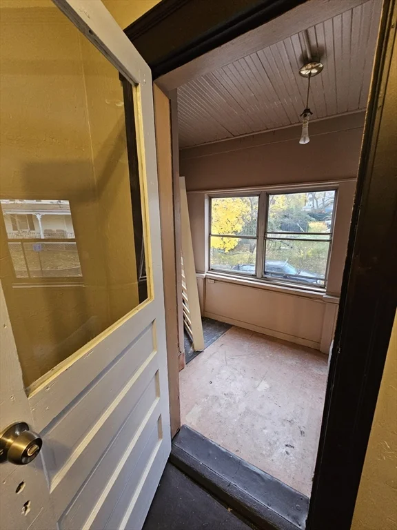 3 bed, 1 bath apartment for rent at 105 Arthur St Unit 2, Worcester — photo 15 of 15