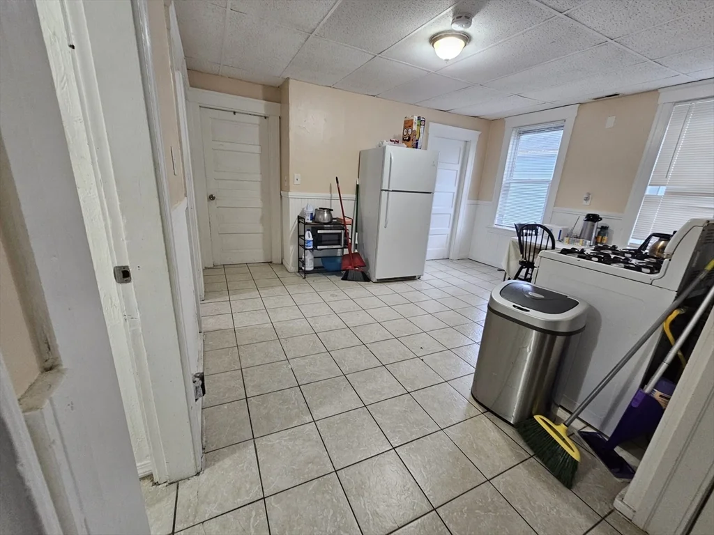 3 bed, 1 bath apartment for rent at 105 Arthur St Unit 2, Worcester — photo 14 of 15