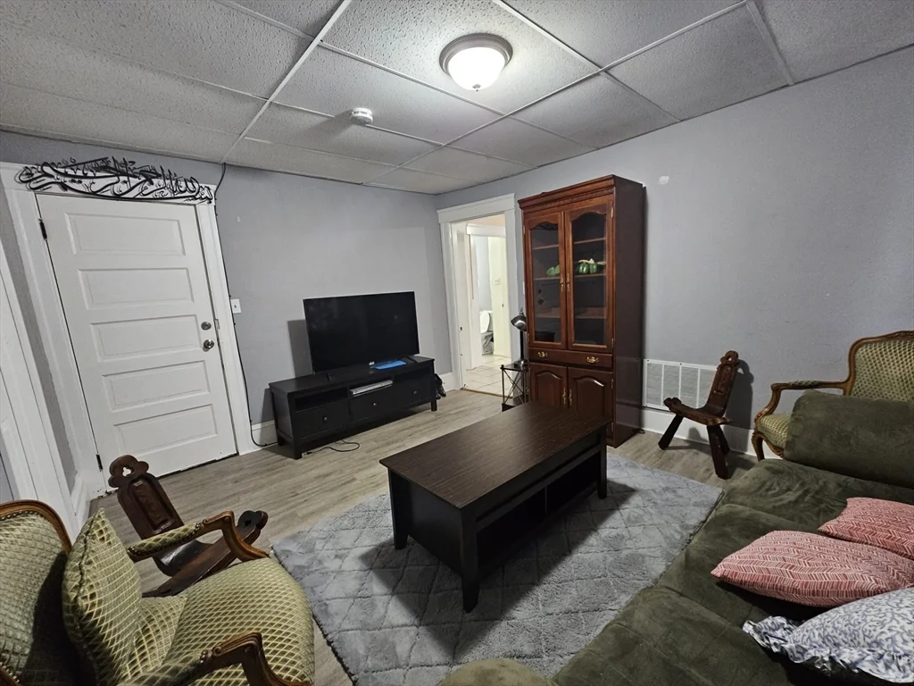 3 bed, 1 bath apartment for rent at 105 Arthur St Unit 2, Worcester — photo 3 of 15