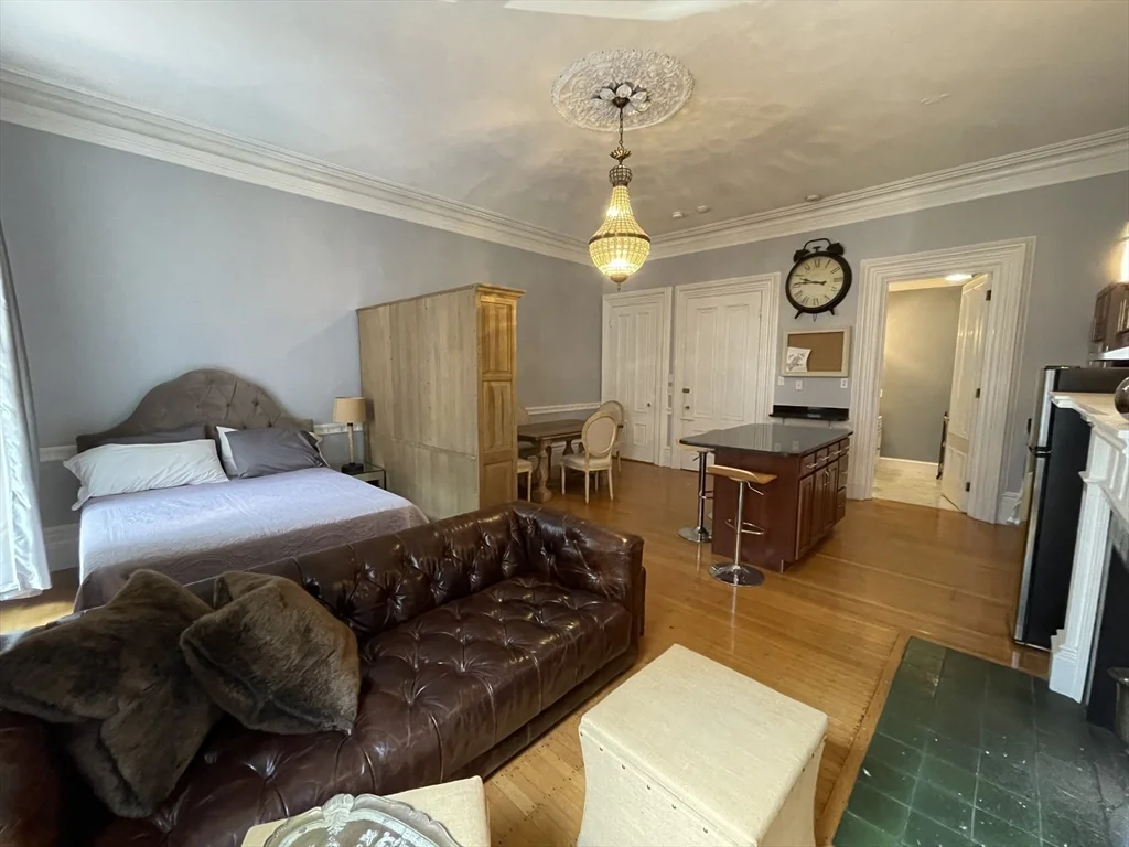 Studio bed, 1 bath apartment for rent at 105 Beacon St Unit 3, Back Bay — photo 6 of 12