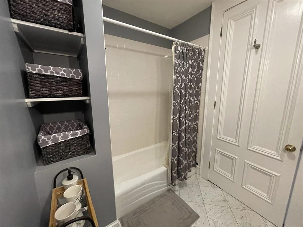 Studio bed, 1 bath apartment for rent at 105 Beacon St Unit 3, Back Bay — photo 9 of 12