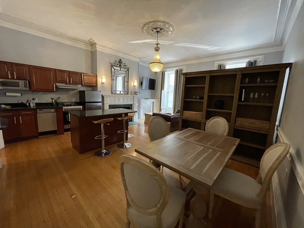 Studio bed, 1 bath apartment for rent at 105 Beacon St Unit 3, Back Bay — photo 3 of 12