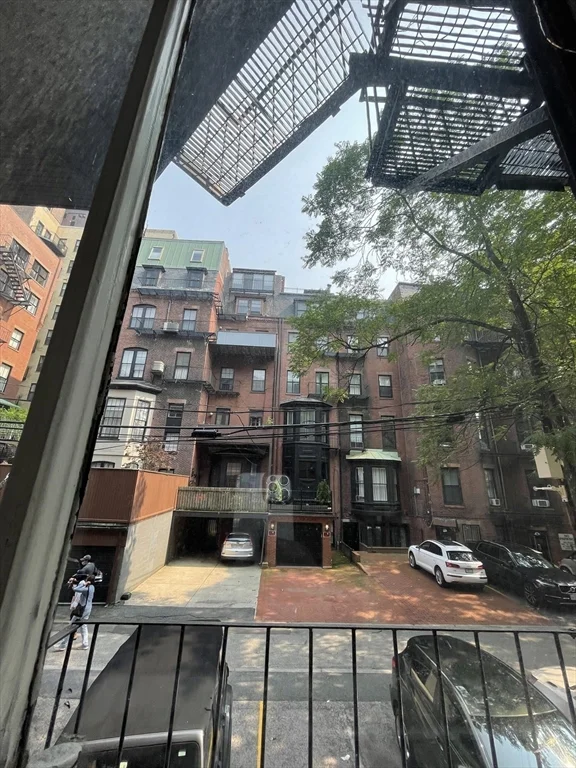Studio bed, 1 bath apartment for rent at 105 Beacon St Unit 3, Back Bay — photo 11 of 12