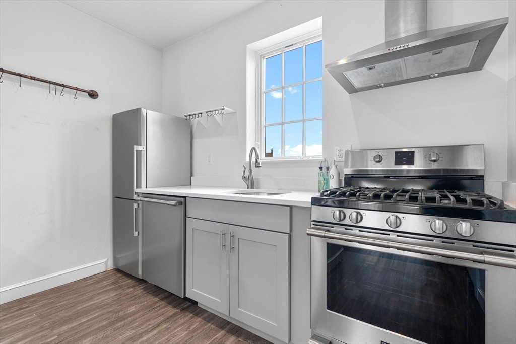 Studio bed, 1 bath apartment for rent at 105 Broadway Unit 2, Chelsea — photo 4 of 15