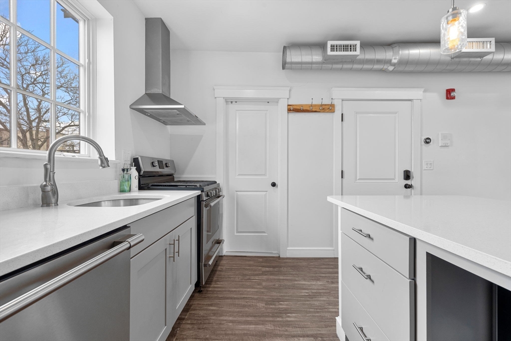Studio bed, 1 bath apartment for rent at 105 Broadway Unit 2, Chelsea — photo 5 of 15