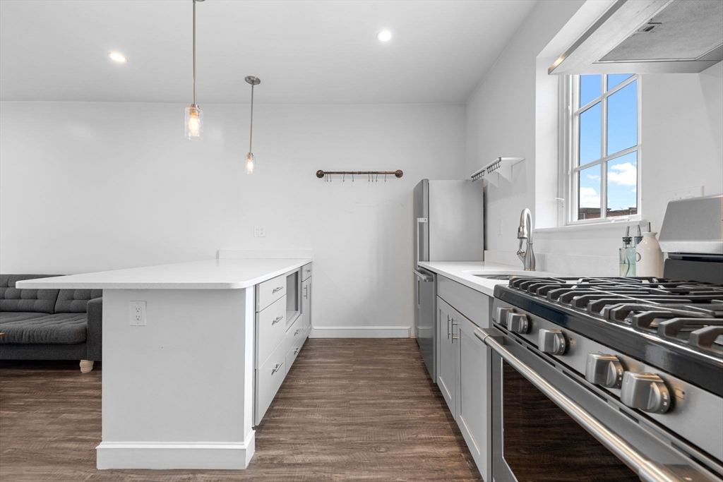 Studio bed, 1 bath apartment for rent at 105 Broadway Unit 2, Chelsea — photo 3 of 15