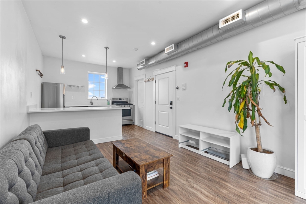 Studio bed, 1 bath apartment for rent at 105 Broadway Unit 2, Chelsea — photo 7 of 15